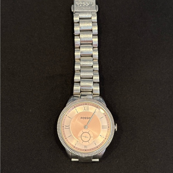 Fossil Women’s Watch with Stainless Steel band, light pink face. Roman numerals - Picture 1 of 6